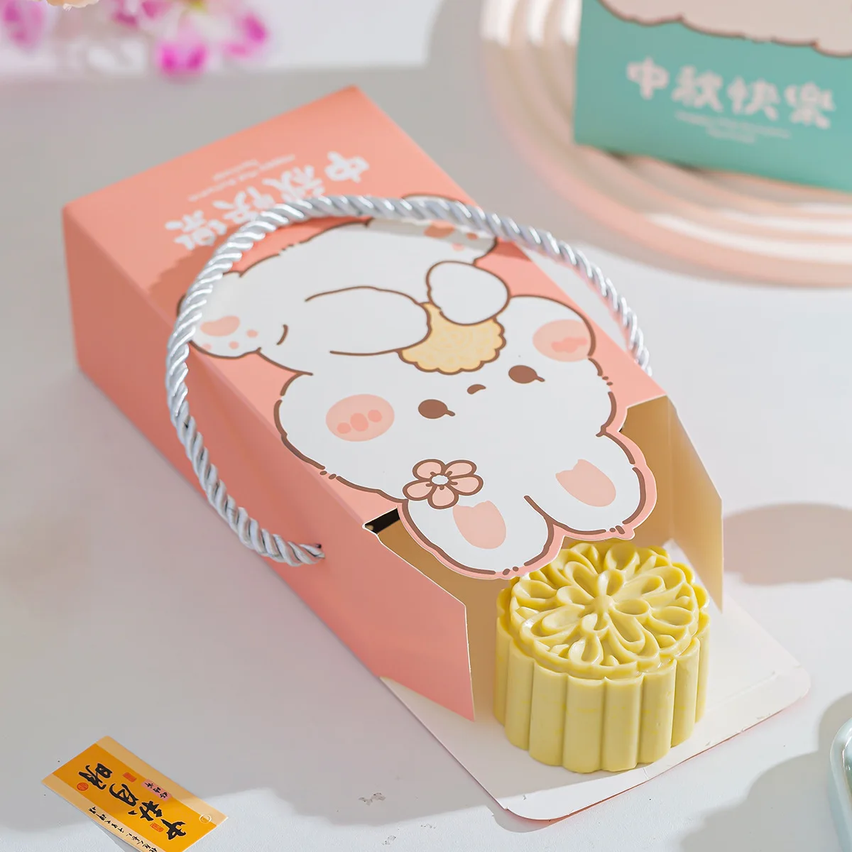 Cartoon Mid-Autumn Mooncakes 2-Pack Portable Kindergarten Activity Baking Pastries Packaging Box Short Sleeve Ladies T-Shirt