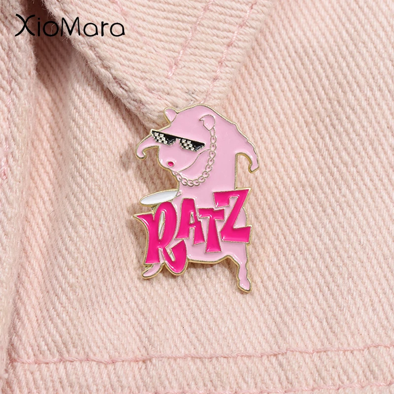 Pin de esmalte de ratón rosa de dibujos animados, broche de Animal de rata fuerte, insignia de mochila de solapa, regalo de joyería para amigos