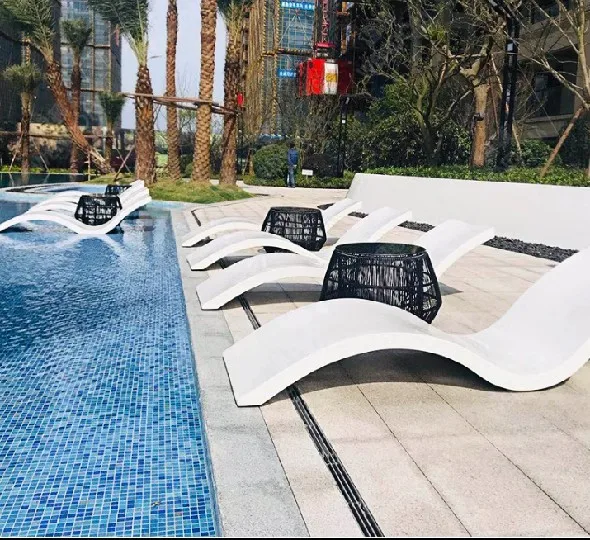 Outdoor bed and swimming pool lounge chair waterproof and sun protection courtyard open-air sunbathing beach chair