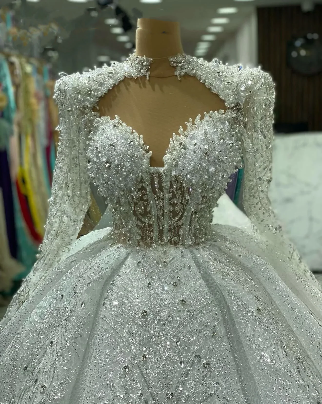 Flavinke Gaun Pengantin Lengan Panjang Mewah Indah Kustom Gaun Pengantin Elegan Mutiara A-Line Gaun Pengantin Kapel