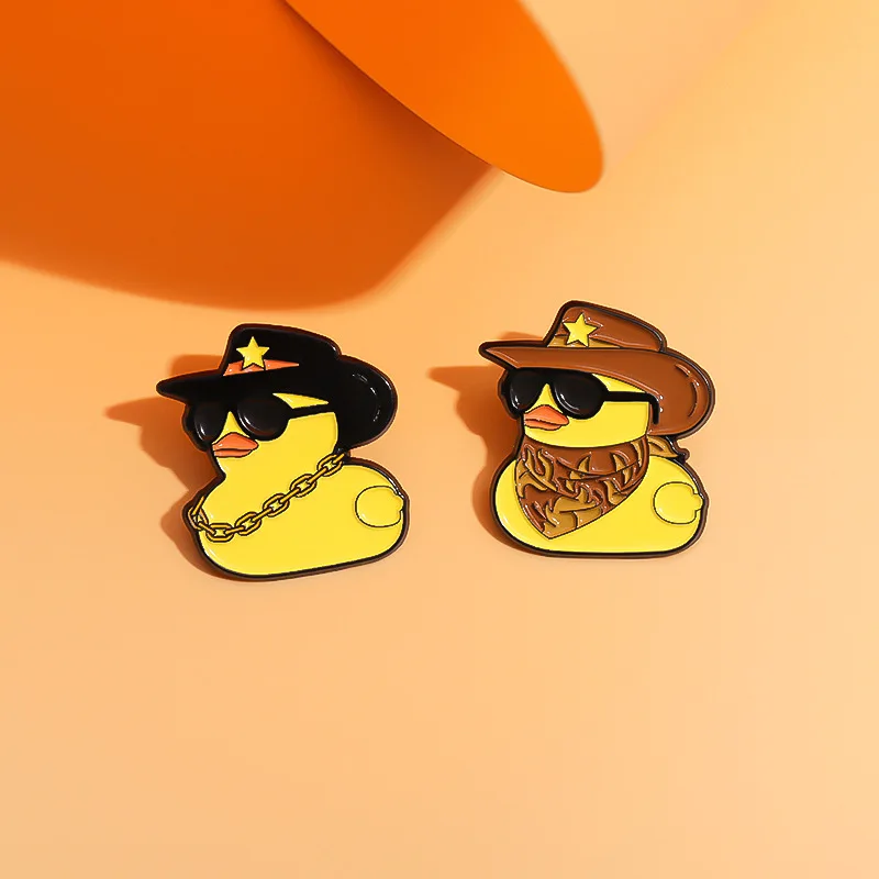 Cute Animal Enamel Pins Three stylish little yellow ducks wearing sunglasses brooch Backpack Accessories Metal Badge Jewelry