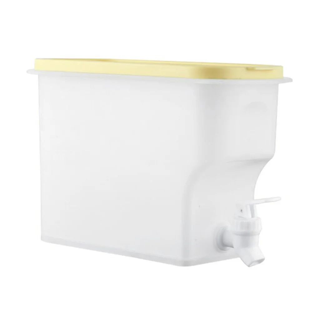 

1Pcs Cold Water Bottle PP Material Multifunctional Outdoor Indoor Large Capacity Water Storage Can for Home Travel Hotel