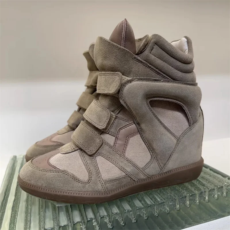 Botas de cuña casuales de cuero de gamuza de caña alta para mujer, zapatillas planas con cierre de velcro, zapatos de lujo que aumentan la altura, botas cortas femeninas