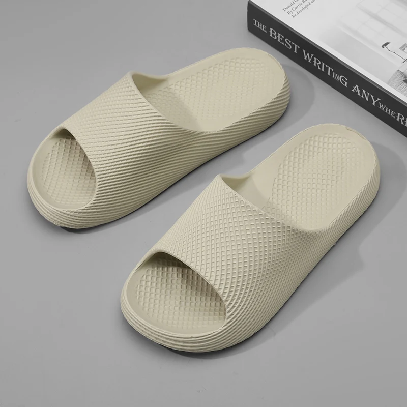 

Men Simple Slip-On Beach Slippers Matte Rubber Integrated Molding Wear Resistant Anti Slip Shower Outdoor Daily Slides