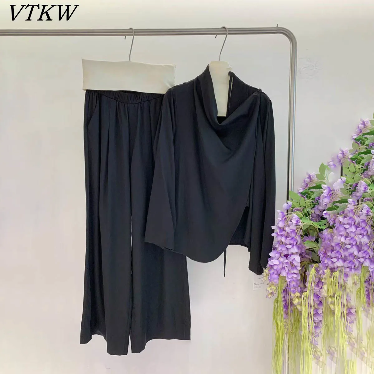 

VTKW Simple Solid-colored Top With Irregular Slanted Collar - 2025 Spring New High-quality Women's Blazer. Loose Pants Set