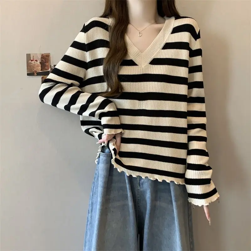 

Женские повседневные свободные футболки в полоску с v-образным вырезом, весенне-осенние повседневные пуловеры с джокером и длинными рукавами, топы, женские нижние рубашки 2025