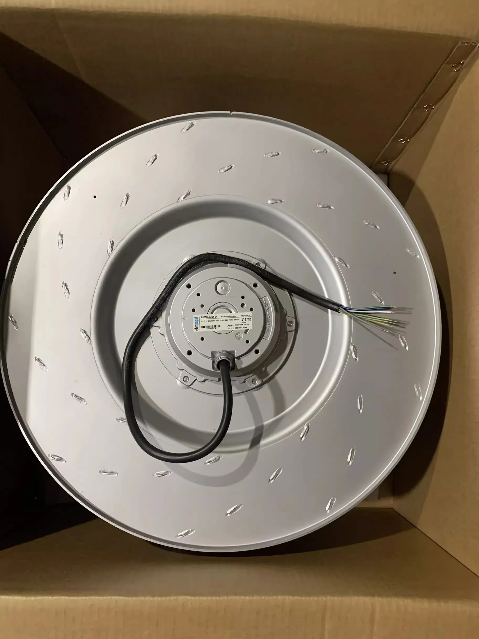 

2025.4 German R6560-AH05-01 230V/400V 780W Refrigeration Equipment Uses Fans
