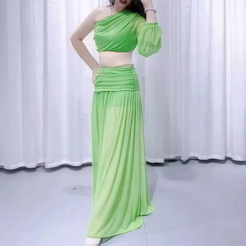 Conjunto de vestido de danza Oriental personalizado para mujer, cómodo hilo de agua, Top con hombros inclinados, falda larga dividida flotante, Ropa de danza del vientre