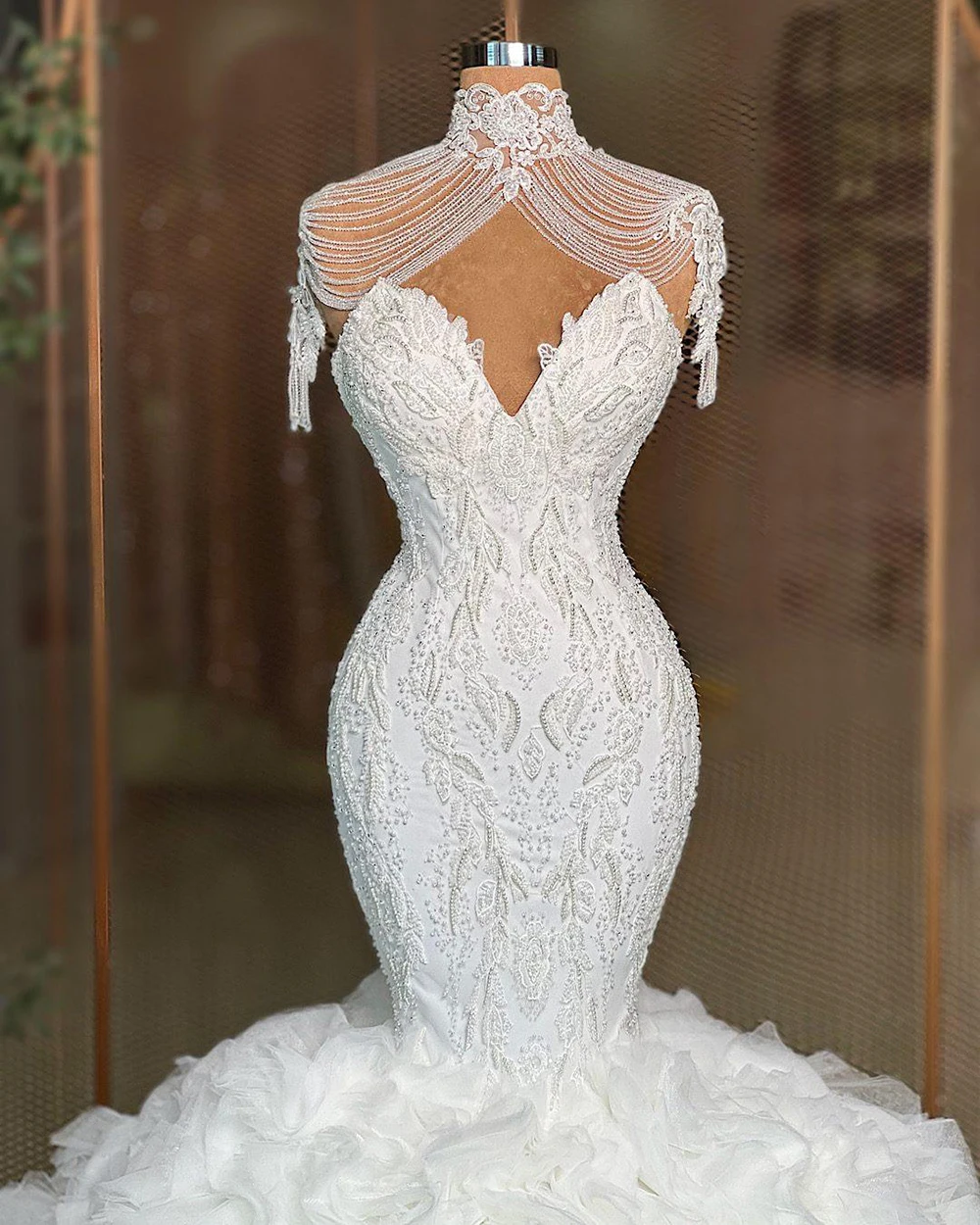 Robes de mariée sirène de créateur pour femmes, col en cœur, sans manches, avec des Appliques de perles, avec traîne de balayage, robe personnalisée