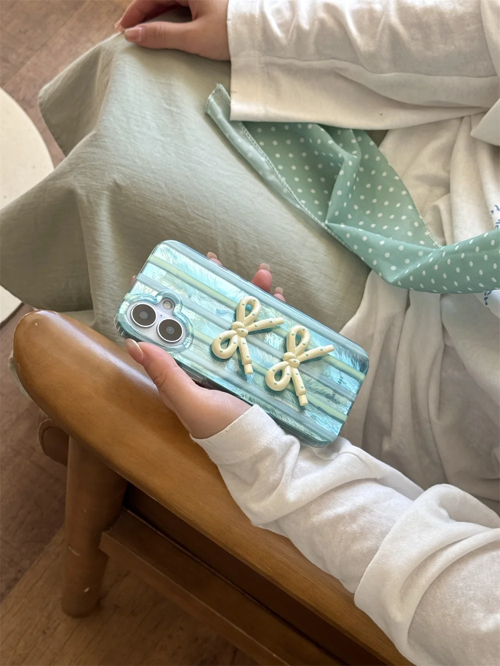 韓国の女性向け新作可愛い水玉模様リボン付きクリエイティブなスマホケース、iPhone 13、14、15、16 Pro Max対応、落下防止