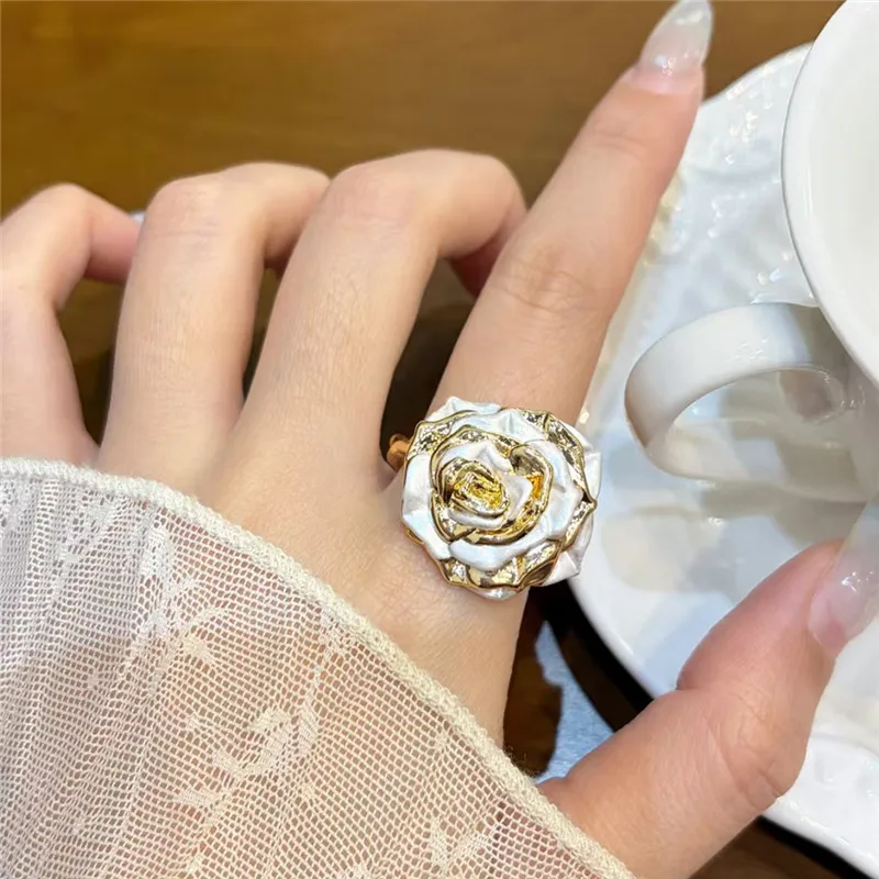

2026 New Rose Flower Ring for Ladies Unique Design Exquisite Band Ring for Daily Commuting Travel Fashion Accessory