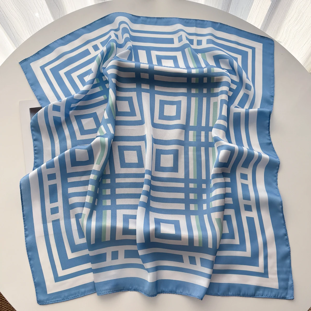 وشاح مربع فاخر للنساء أنيق للسيدات الحجاب منديل للسفر لينة وصمة عار تقليد الأوشحة الحريرية شال لارتداء اليومي