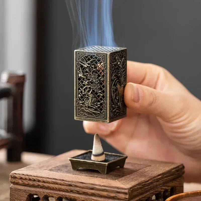 Brûleur d'encens vertical carré 1A - Petit porte-encens en alliage pour aromathérapie d'intérieur, ornement de maison, brûleurs d'encens aux fleurs de prunier chinoises