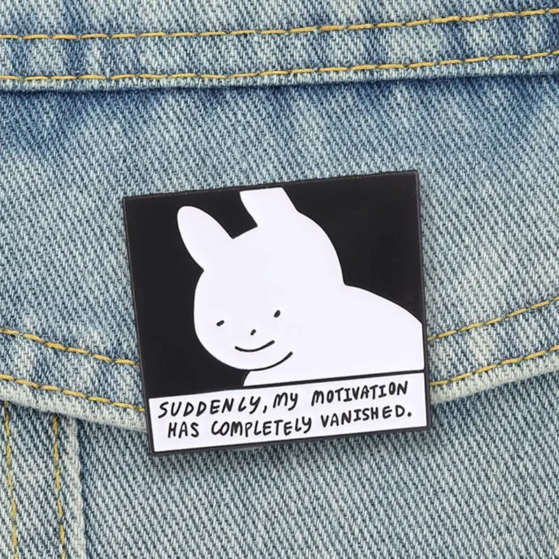 Lustige Meme-Hasen-Emaille-Pins Schwarz-Weiß Cartoon-Kaninchen-Brosche Reversnadel Motivations-Schmuck-Accessoire