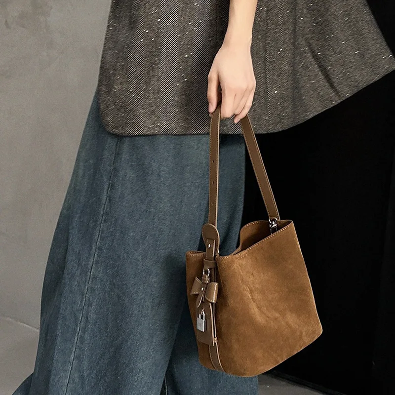 

Retro Suede Luxury Women Commuter Bucket Shoulder Bag Cowhide Leather Large Capacity Handbags Single Female Frosted Tote Bags