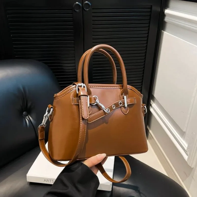 

Кожаная сумка для подгузников в винтажном стиле для женщин: элегантная классическая дизайнерская сумка-тоут большой вместимости, модная городская минималистичная сумка через плечо