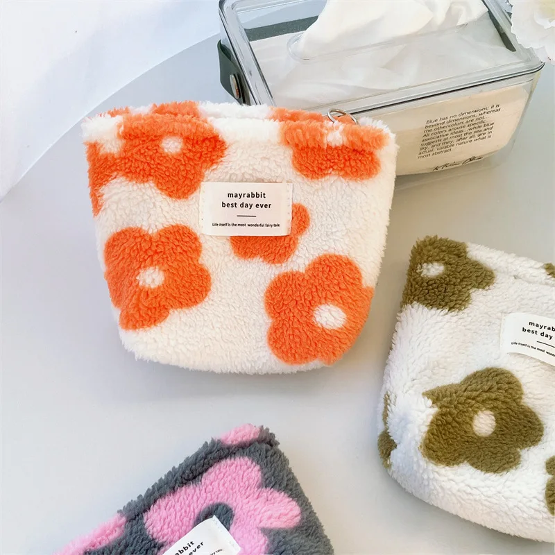 New Sweet Floral Plush Clutch Coin Purse Mini Cute Makeup Pouch Cosmetic Bag Daily Lipstick Key Earphone Organizer Card Holder