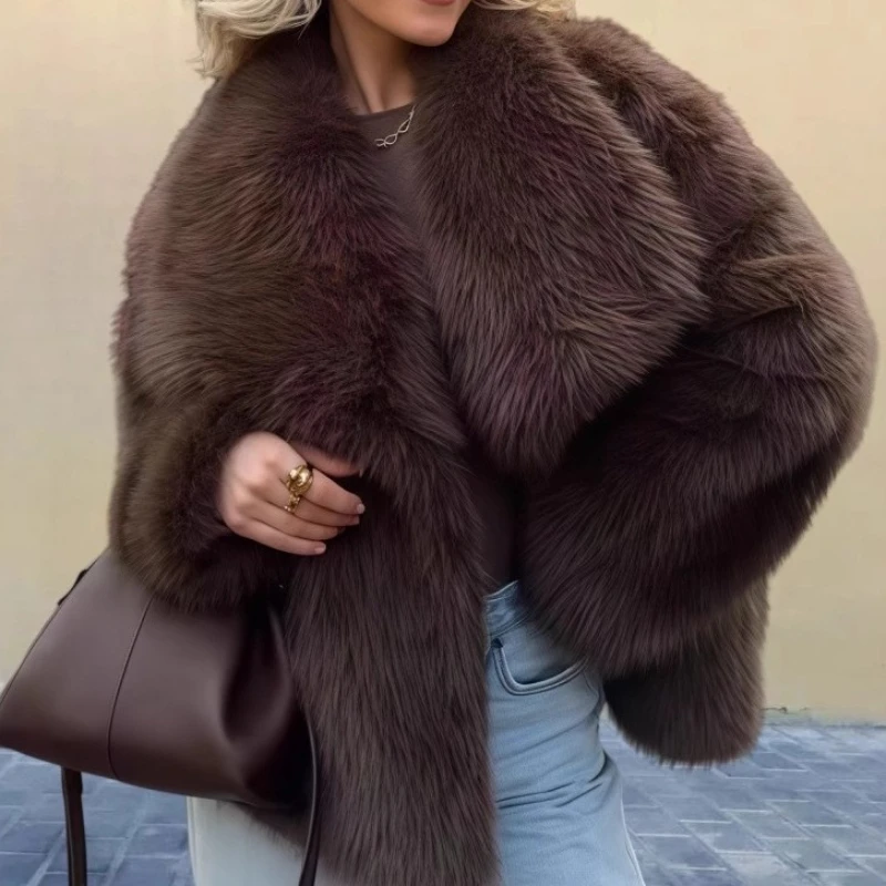 Fashion Commuter Coat 2025 Winter Faux Fur Warm Women's Coat