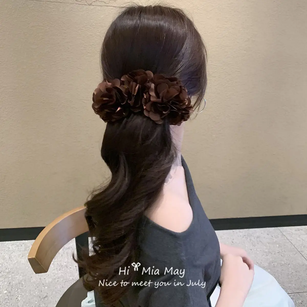 كلاين الأزرق مشبك شعر الياقوت الأزرق زهرة الموز كليب للنساء كبير المخملية Scrunchies إكسسوارات الشعر الأنيقة للشعر الكثيف
