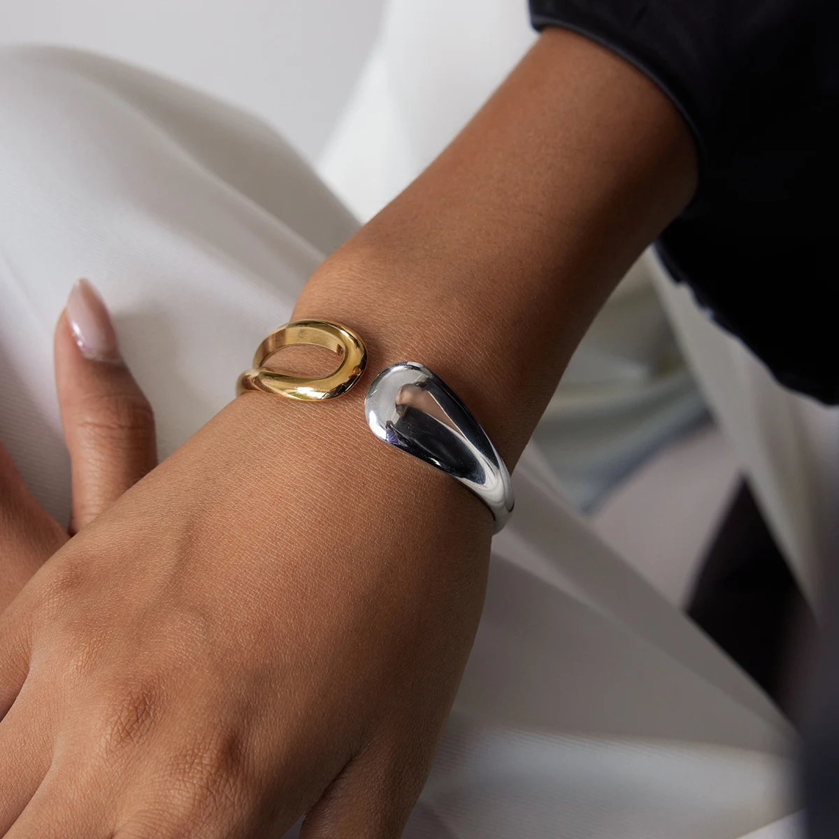 Yori estilo quente de aço inoxidável suave a céu aberto pulseira 18k cor ouro pulseira temperamento moda jóias feminino novo presente