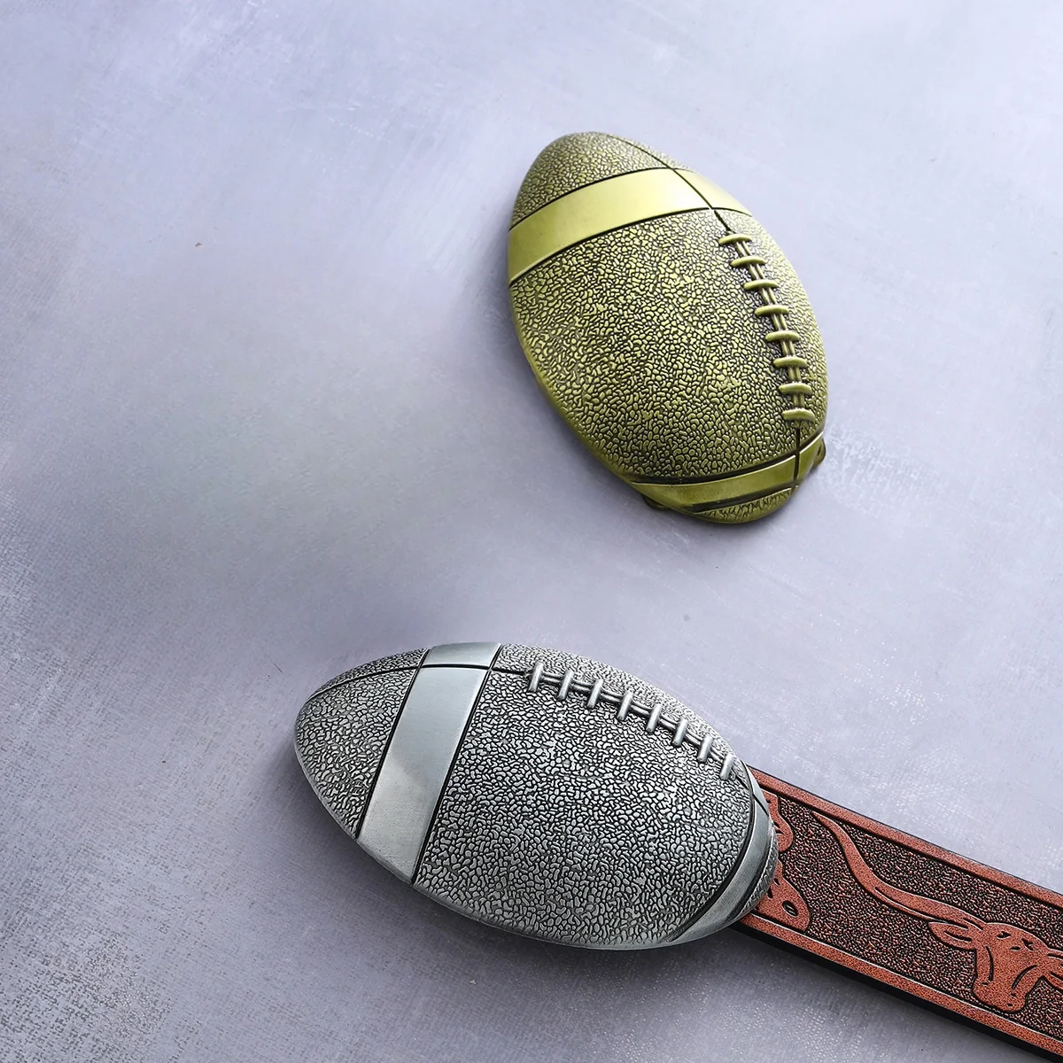 Aksesori DIY gesper sabuk rugby perak antik buram berukir retro gaya Barat