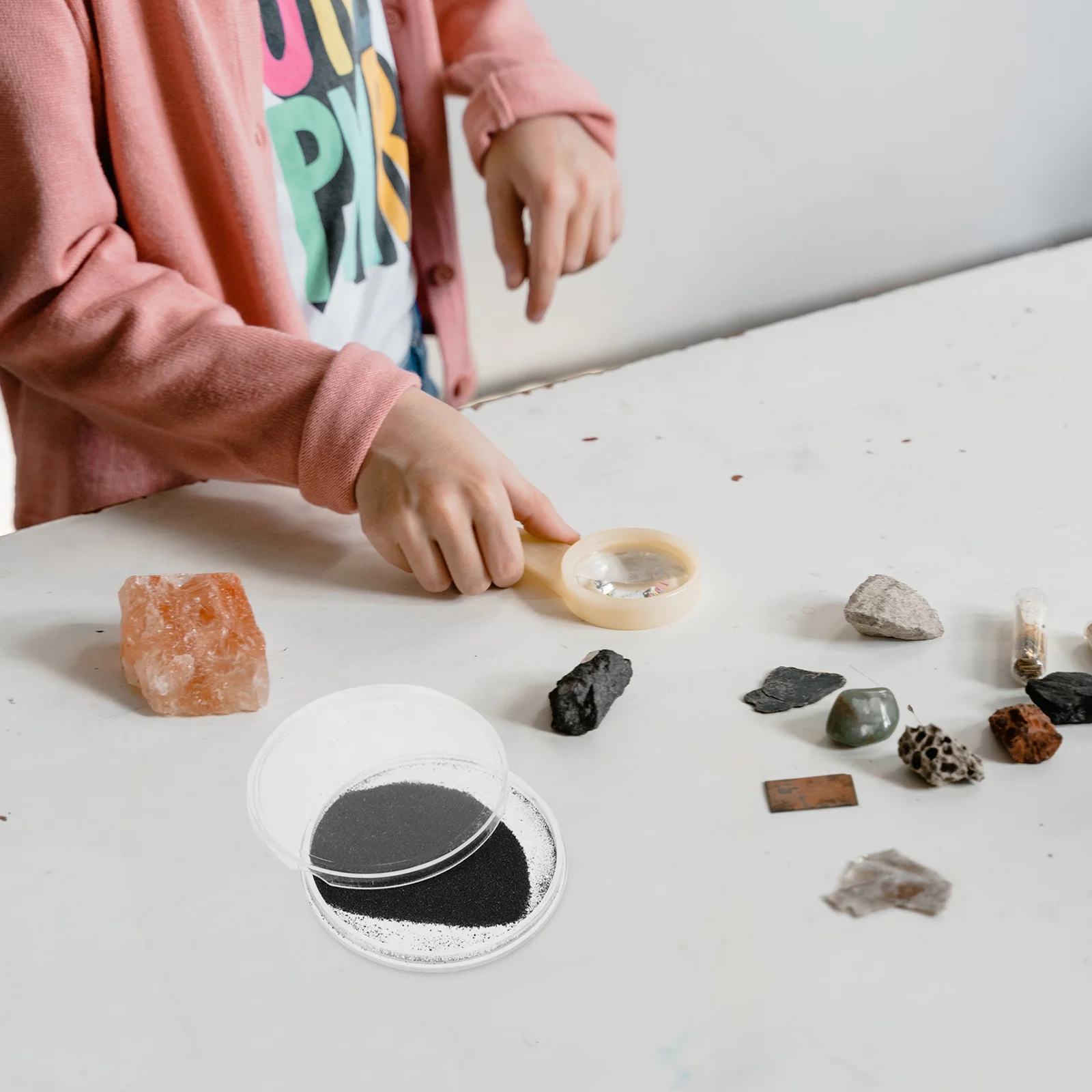 ชุดทดลองวิทยาศาสตร์ 5 ชิ้น ผงเหล็กสำหรับการสร้างภาพสนามแม่เหล็ก ชุดทดลองฟิสิกส์ในห้องเรียน อุปกรณ์สำหรับโครงการโรงเรียน