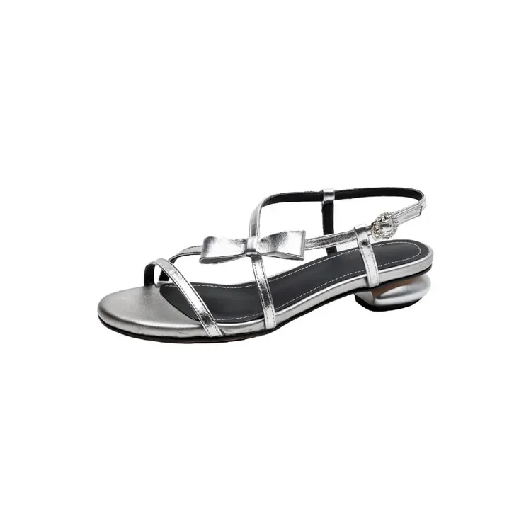 

The new round toe sandal upper with a bow decoration design is elegant and comfortable