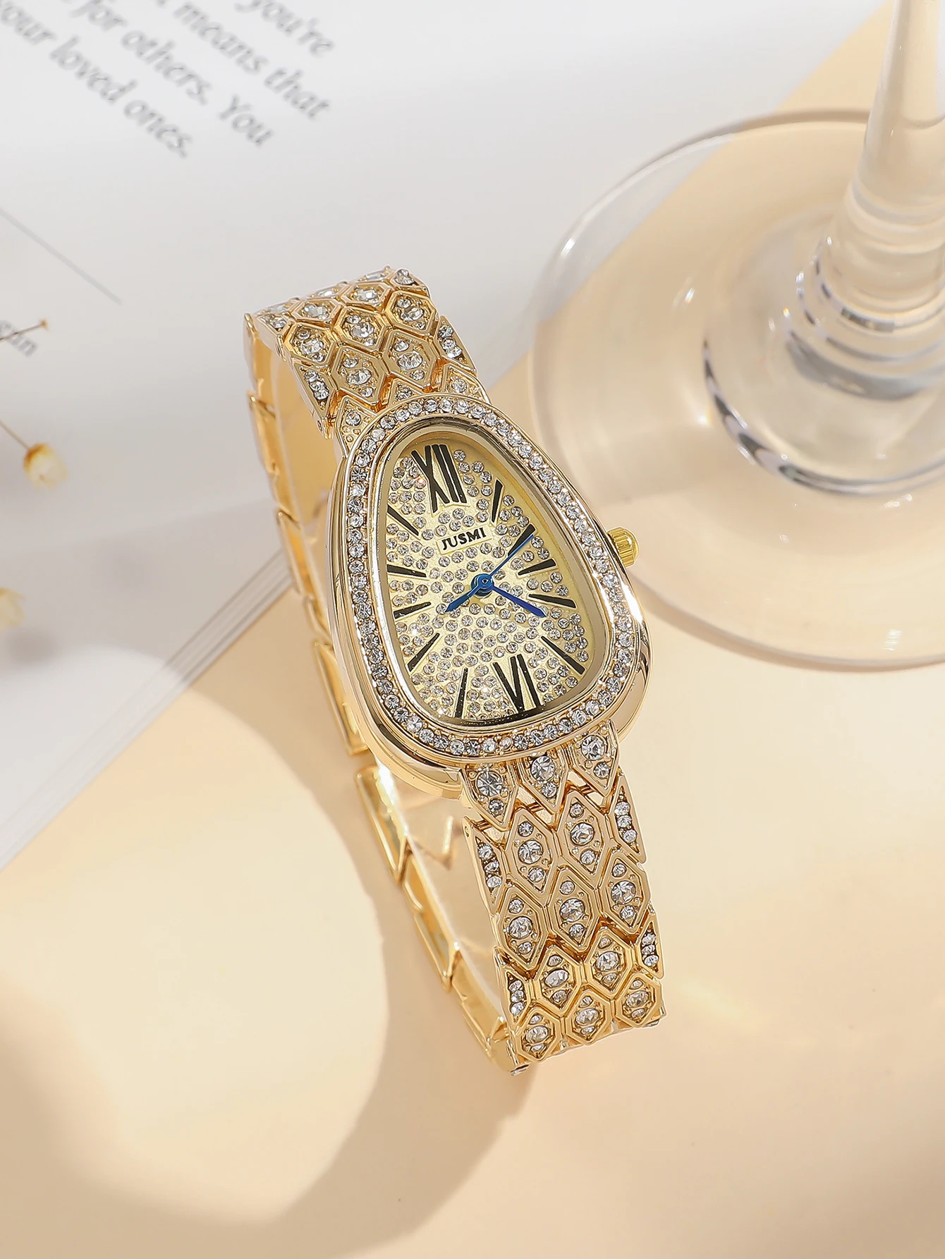 

Роскошные женские часы с золотым покрытием, полностью инкрустированные бриллиантами, с овальным циферблатом, элегантный браслет, модные кварцевые часы с блестящим дизайном