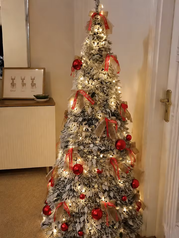 Árvore de Natal Luxury Mireva montada