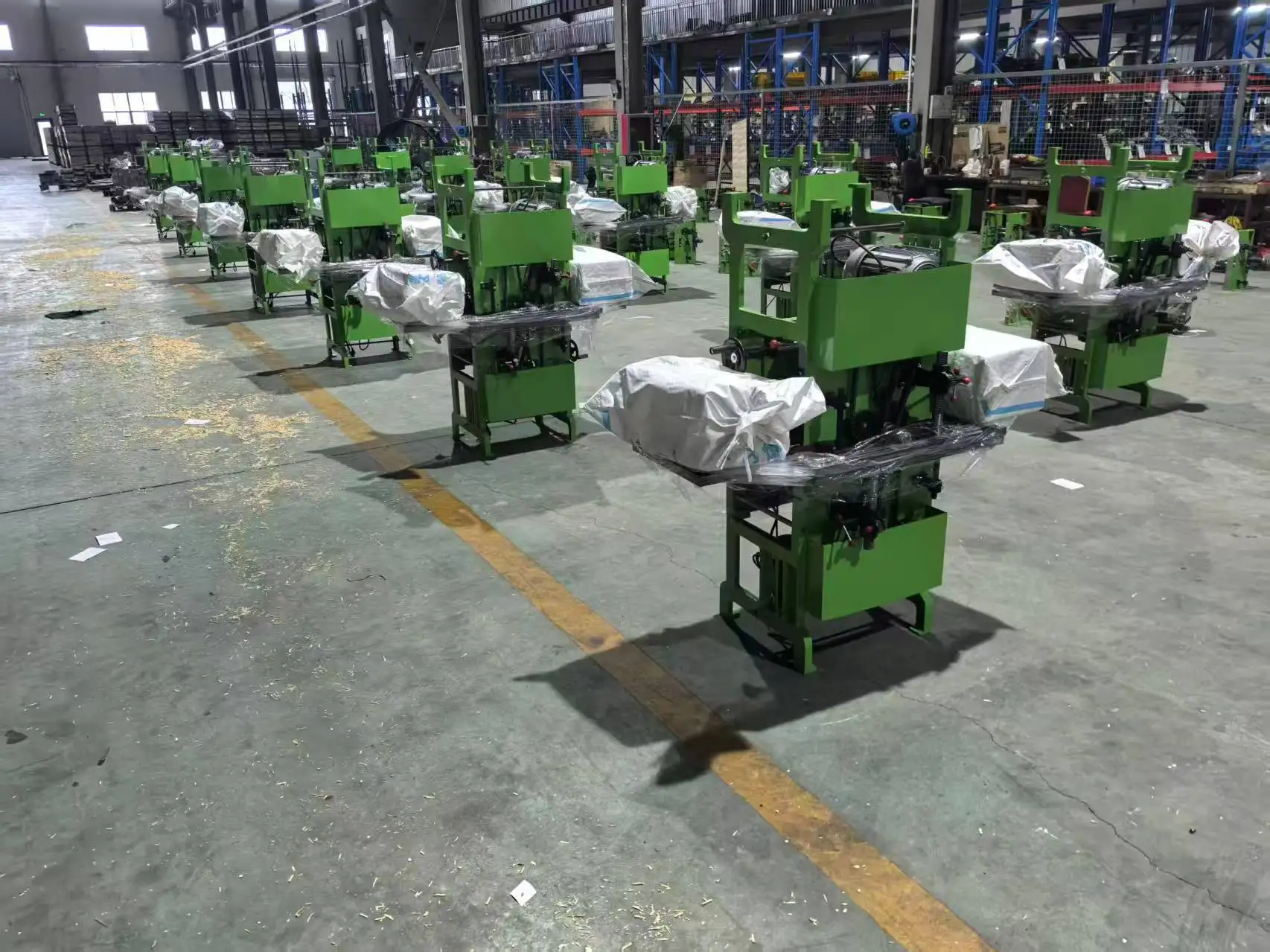 مقعد تخطيط سمك الخشب الصناعي عالي الدقة 220 فولت متعدد المهام لأعمال النجارة مع مكونات المحرك الأساسية 4 Bl