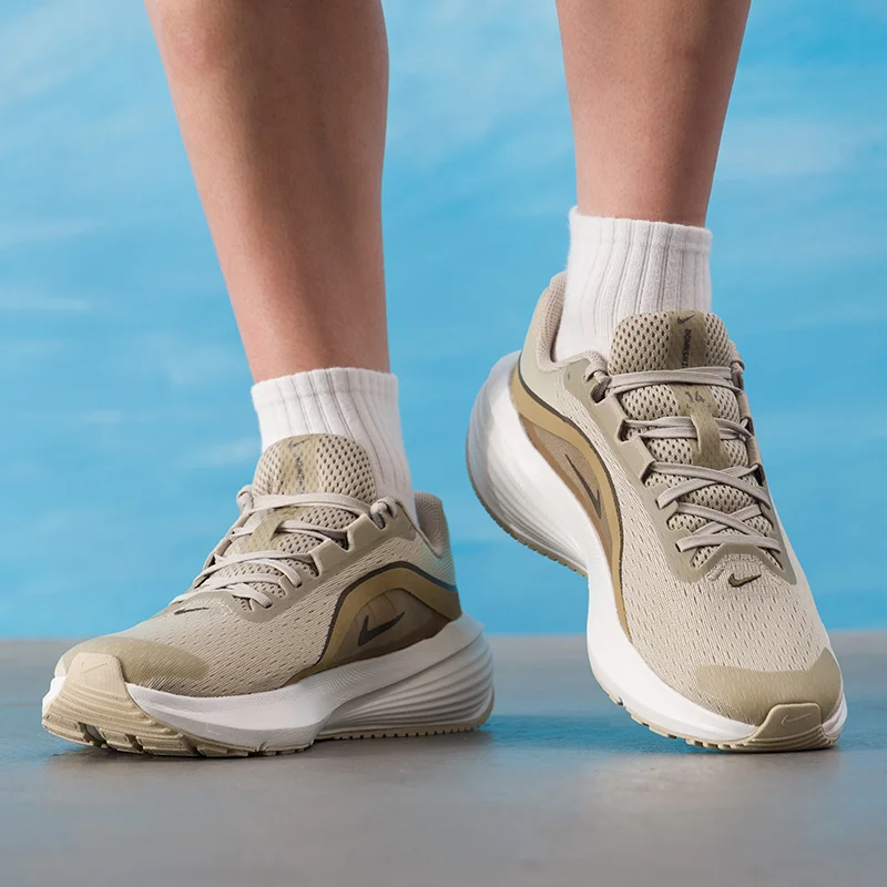 ナイキ メンズシューズ オリジナル ローカット 軽量 通気性 - Lightweight Road Running Shoes のレビューと価格