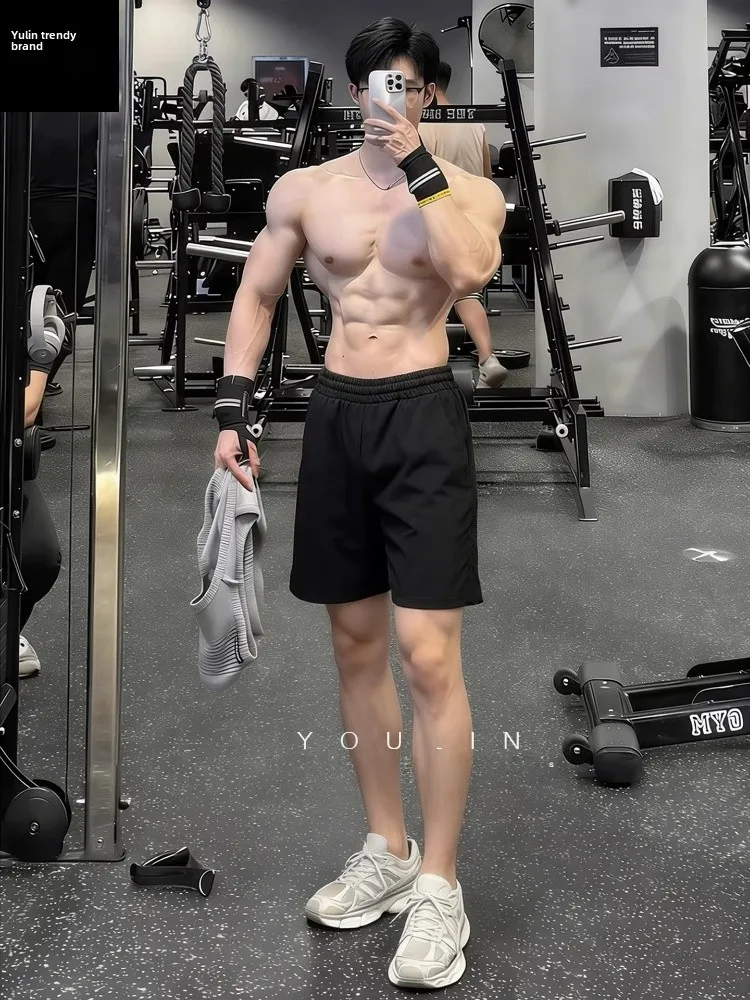 

Black Breathable Fitness Sports Shorts Men's Lightweight Casual Running below Knee Fourths Summer Outdoor Citywalk Shorts