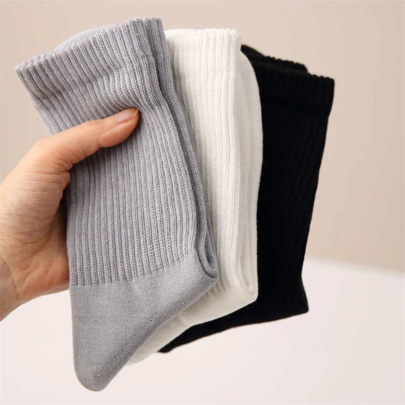 New Women\'s Socks Warm Simple Green Solid Color Crew Socks For Men Breathable Sport Unisex Socks White Comfort Casual Couple