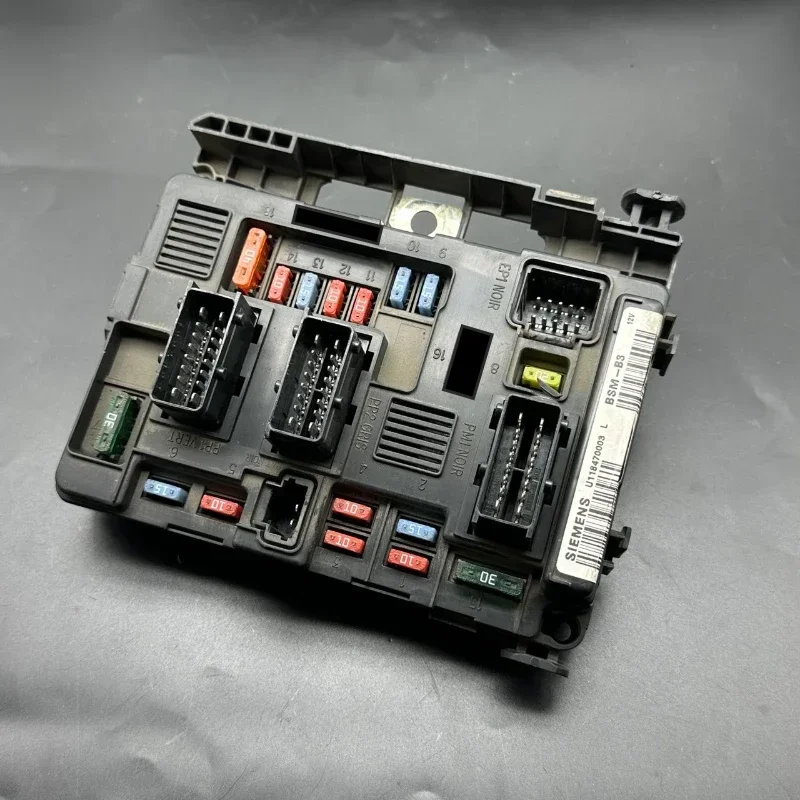 Used Genuine Bonnet Fuse Box Unit Assembly Controller BSM R05 9666700480 for Peugeot 307 308 408 Citroen C4 Berlingo