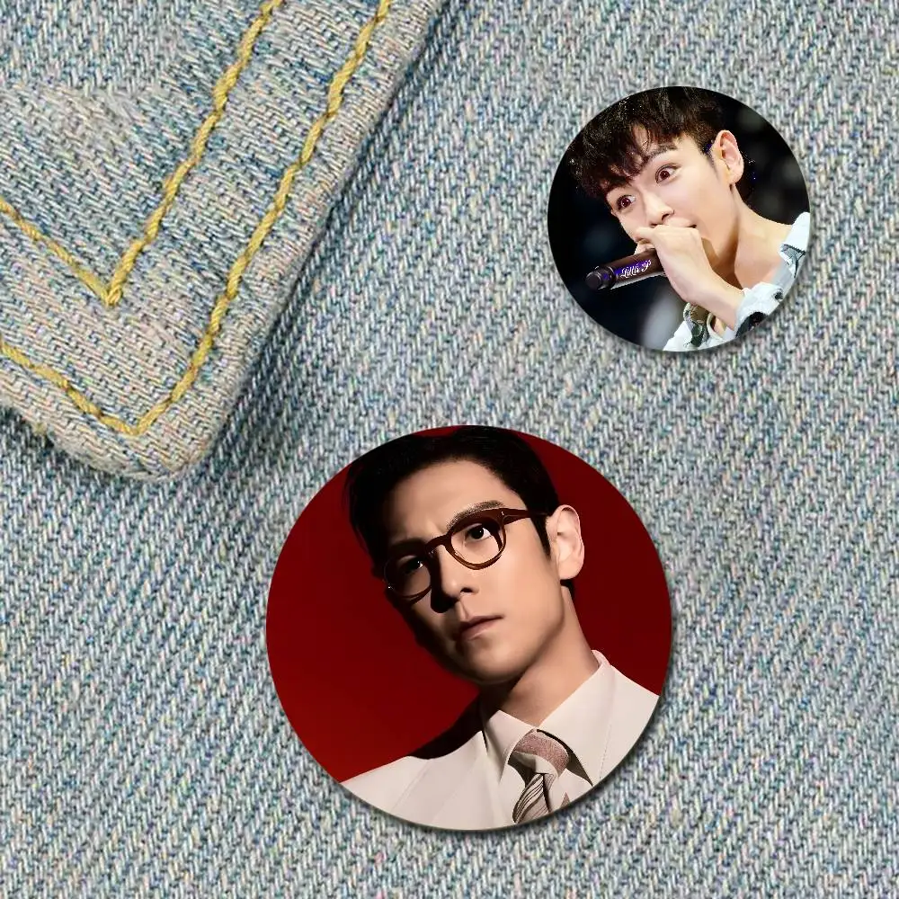 الكورية المشاهير المغني T-TOP شارات أنيمي شارة ليزر مستديرة الكرتون بروش الملابس ظهره اكسسوارات التلبيب