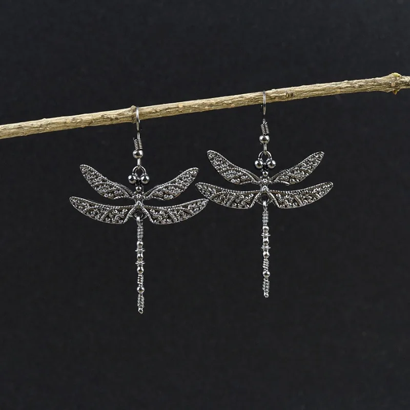 

Creative, fashionable, personalized, retro dragonfly pendant earrings, niche design, insect shaped, simple accessories
