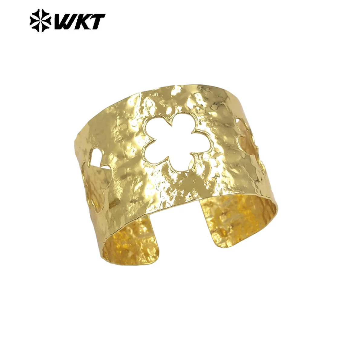 WT-JF381 Trendy Design 18K Gold Plated Yellow Brass Hollow Flower Heart Shape Bangle For Women Romantic Jewelry Accessory