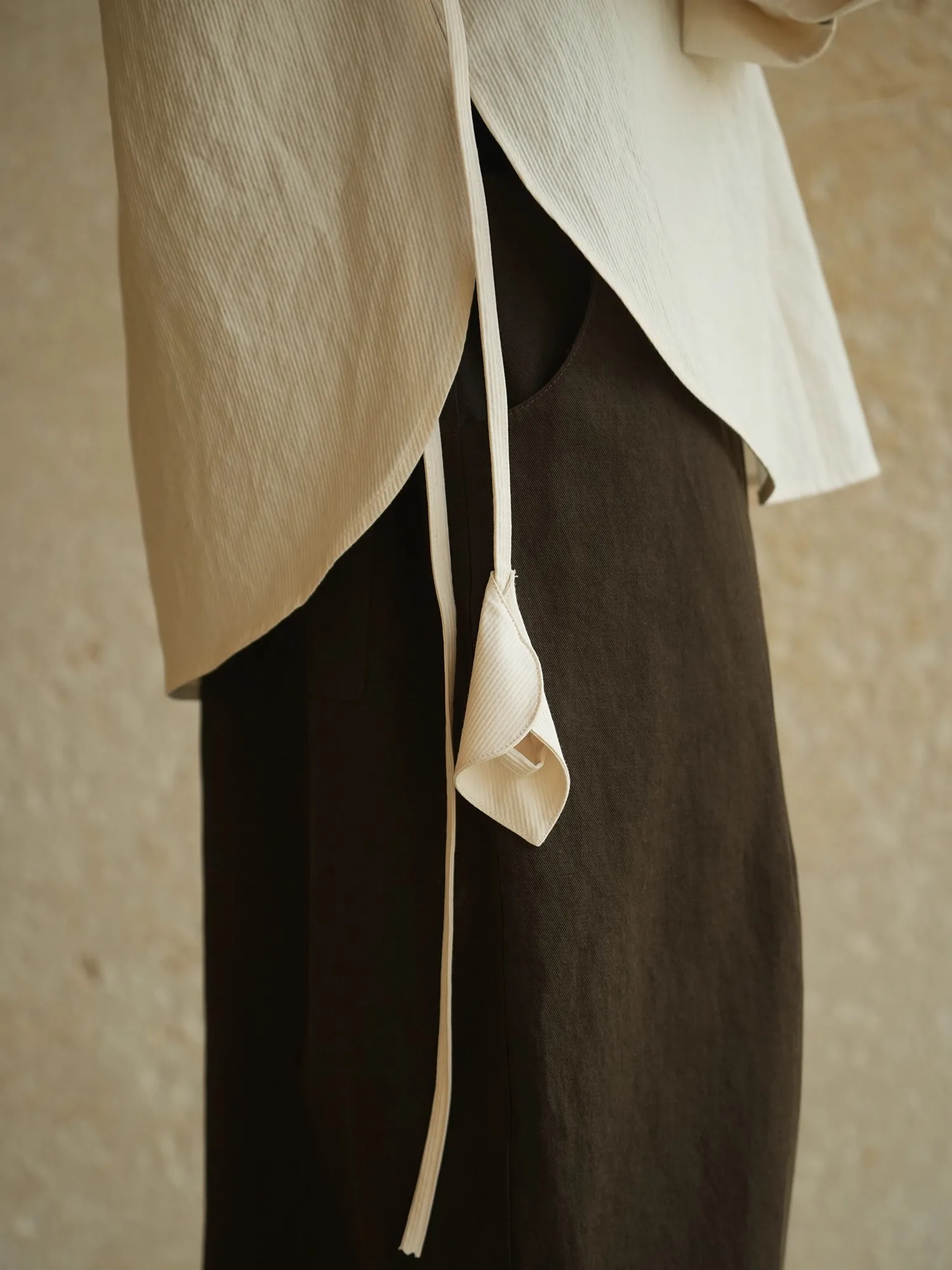 

Хлопковая футболка с узором «Лилия», фактурная, свободного кроя, в стиле «ленивый шик», бежевая, оригинальный дизайн, женская повседневная длинная футболка