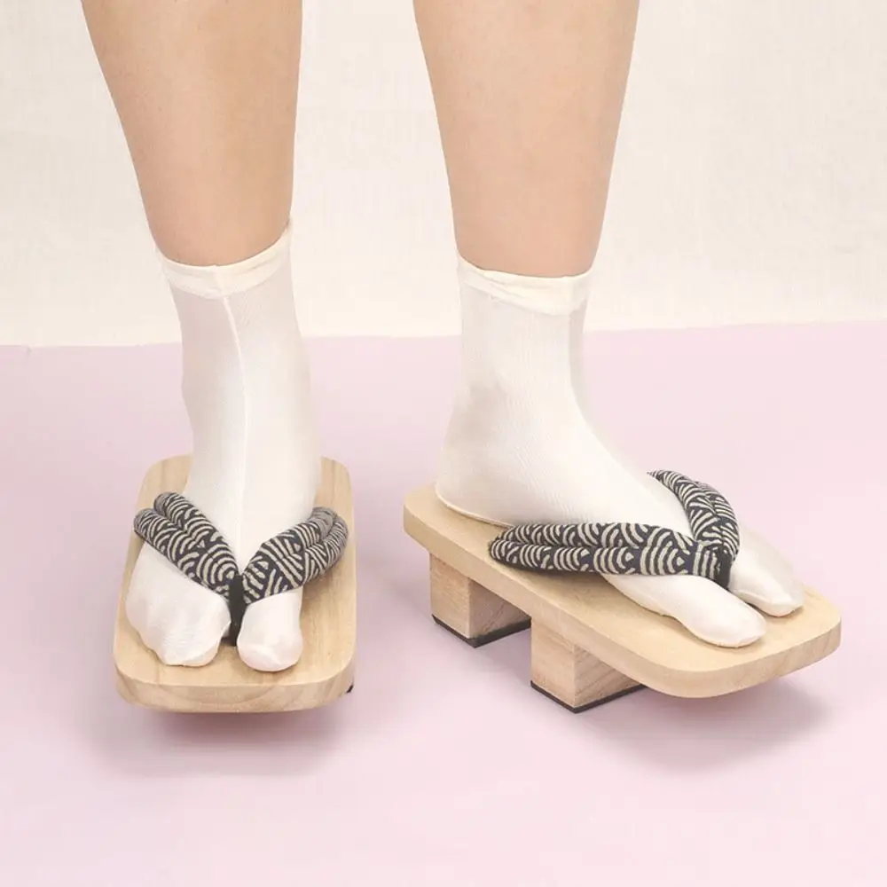 Chaussettes élastiques brodées de fleurs à deux orteils, Style japonais, mi-mollet, chaussettes à bout fendu, bonneterie pour femmes, chaussettes à Tube court pour dames et filles