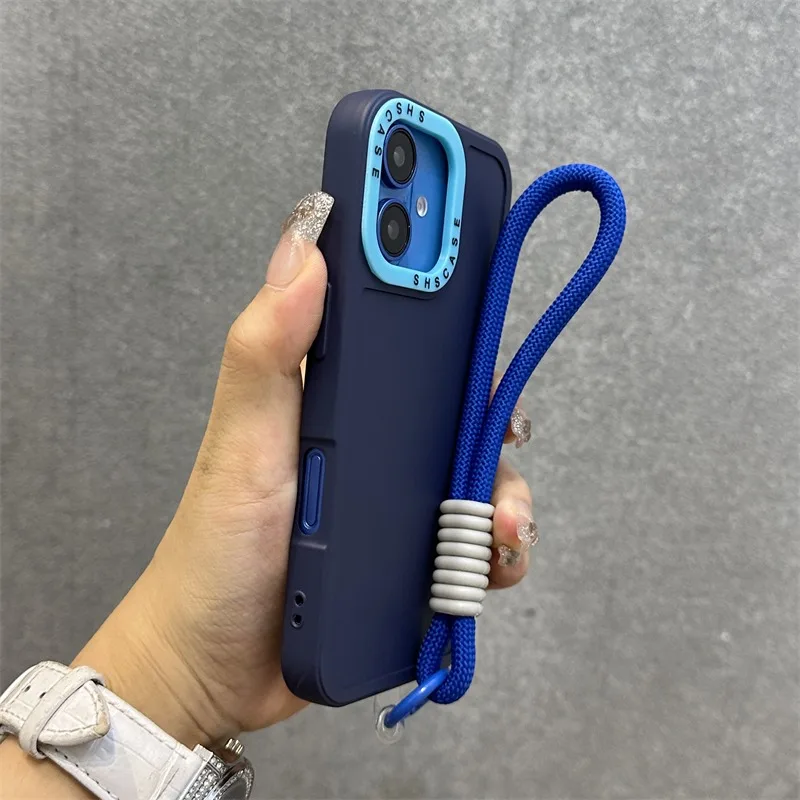 Funda protectora de lente de Color de colisión para iPhone 17 16 15 ProMax 17Air 14 Plus 13 12 11 Xs Max Xr X cubierta de correa de muñeca de lujo