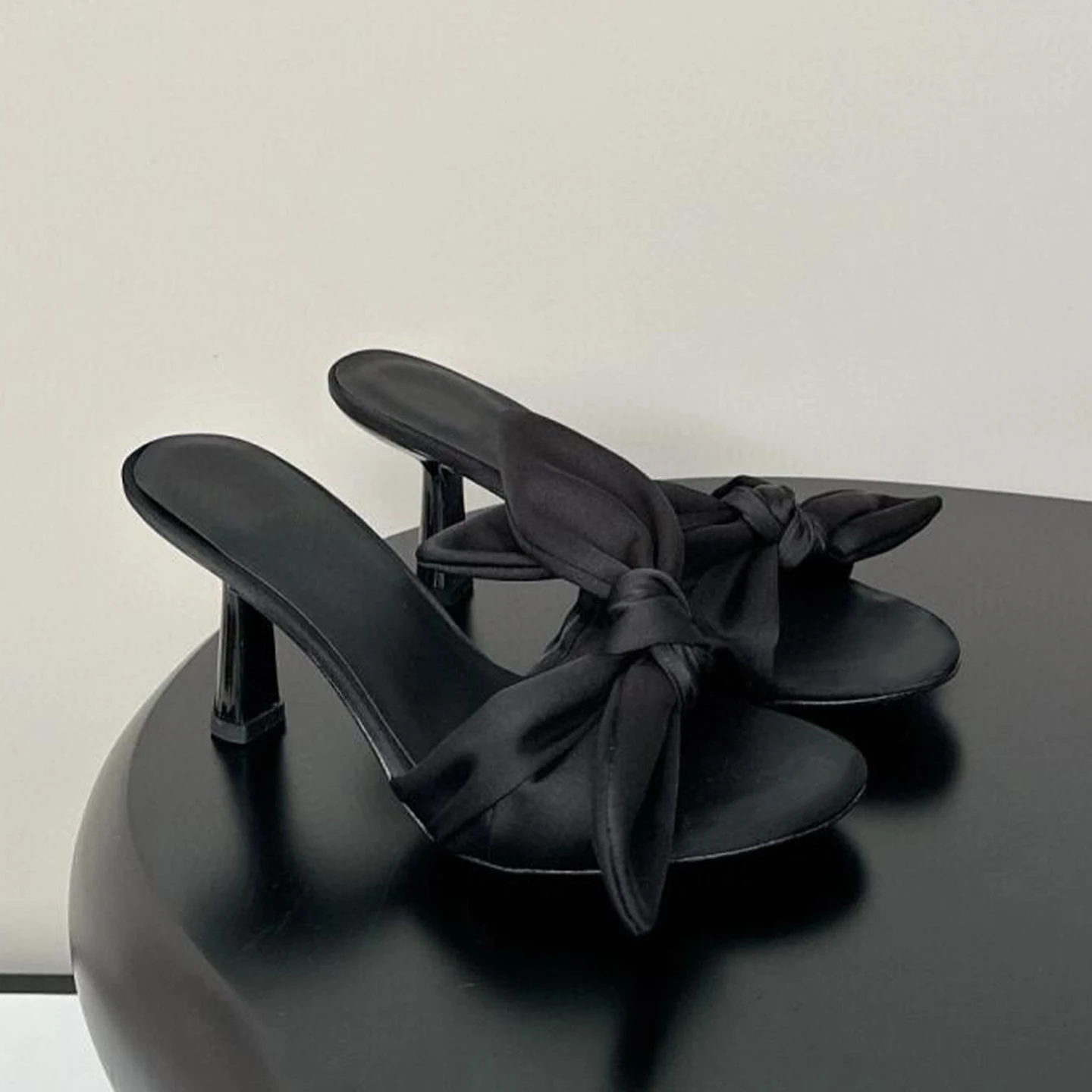 

Летние однотонные женские тапочки с бантом, модные сандалии с открытым носком и открытой пяткой, уличная обувь на тонком каблуке, Zapatos Mujer