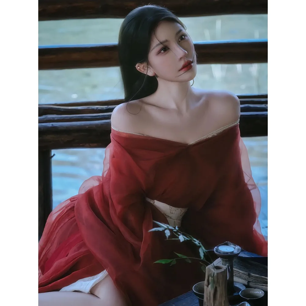 

Новый красный восстановленный костюм Ханьфу в стиле эпохи Воюющих царств, с прямым воротником и широкими рукавами, в старинном стиле.