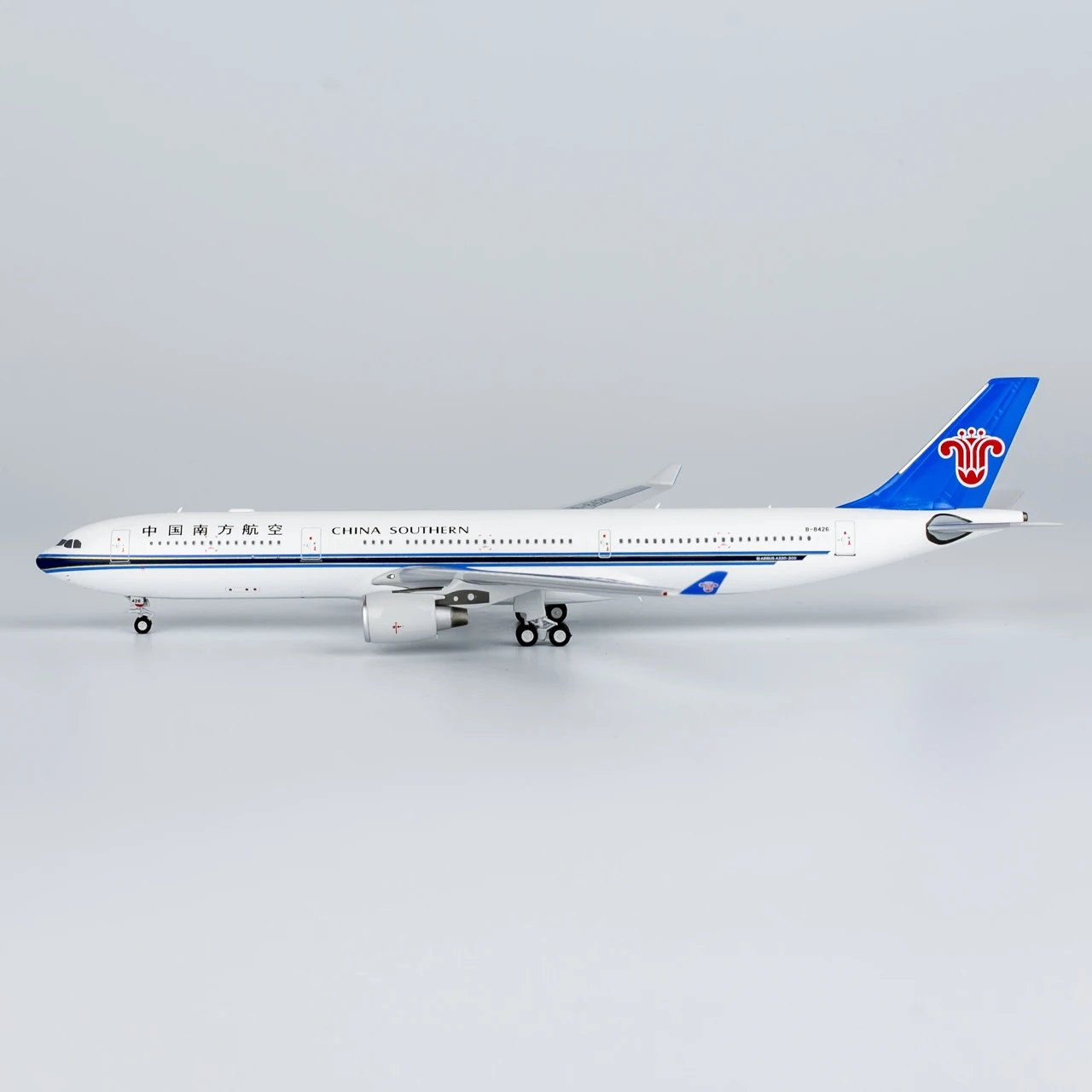 62066 Alloy Collectible Plane Gift NG Model 1:400 China Southern Airlines Airbus A330-300 Diecast Aircraft Jet Model B-8426