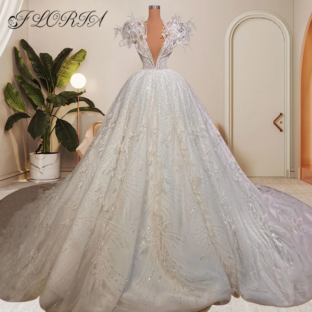 

Luxury Beading Feathers Ball Gown Wedding Dress V Neck 2022 Elegant Appliques Beaded Court Train Puffy Bridal Gowns Custom Made