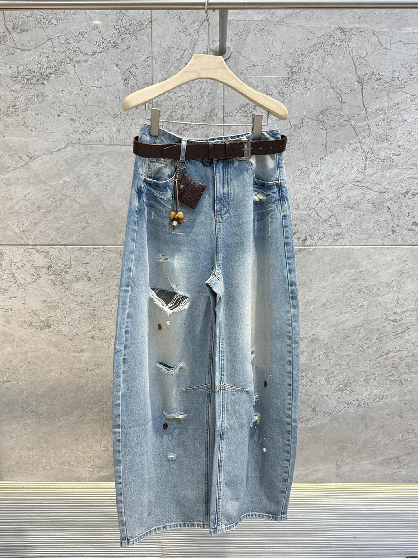 

High Waist Wide Leg Denim Jeans Retro Washed Hole Punching Hanging Decoration Casual Style Blue Color for Women Spring Summer