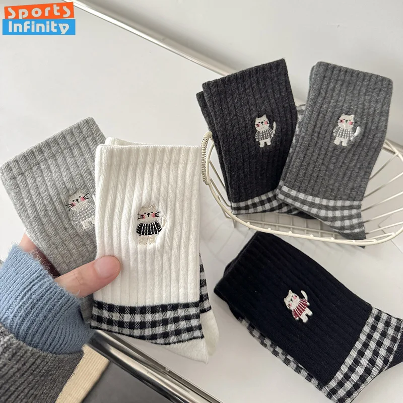 

Autumn and Winter Sports Socks for Women Cartoon Cat Embroidery Mid Tube Running Socks Grid Preppy Style Boneless Cotton Socks