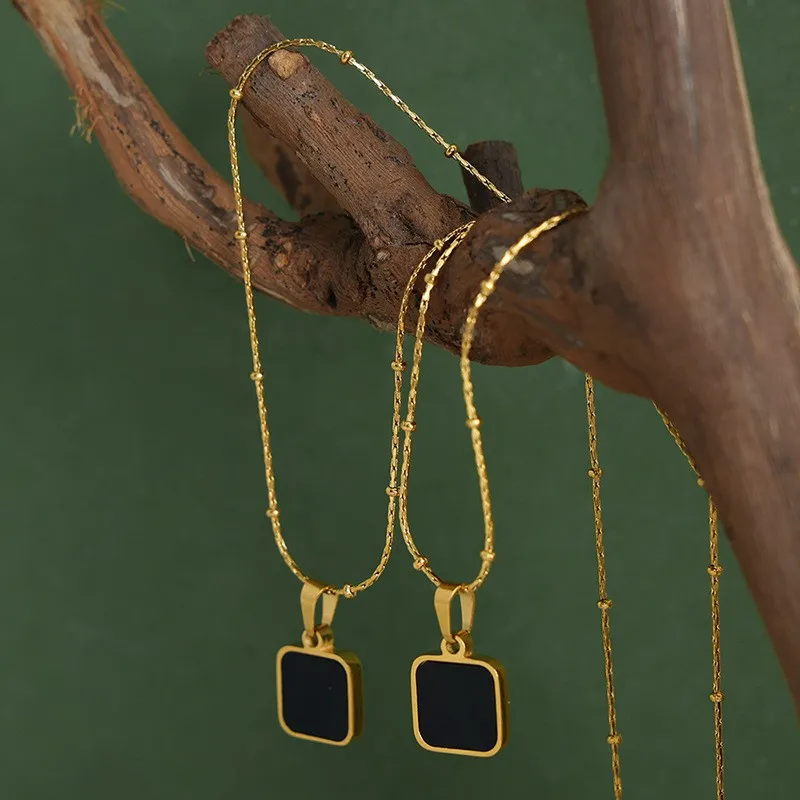 Halskette mit quadratischem Wasserform-Anhänger aus Edelstahl 316, Damenmode, schwarze Acrylkette im Multi-Stil, besonderer Produktschmuck – Detail 5