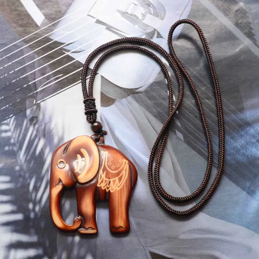 Vintage Bohemian Ethnic Long Wooden Elephant Sweater Chain Necklace for Women Literature Accessories Pendant Necklace Jewelry