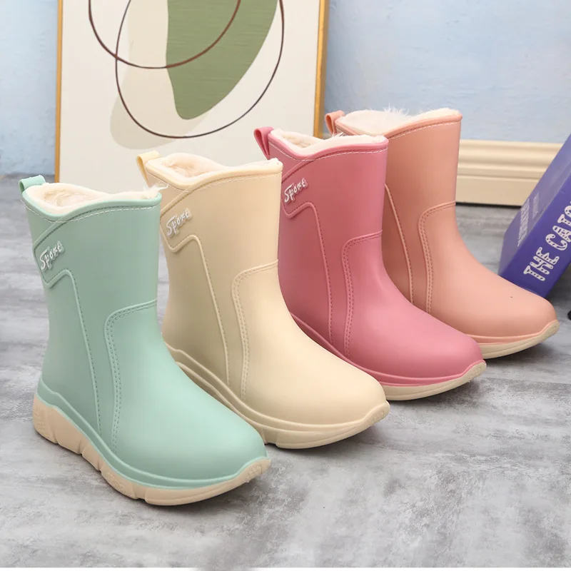 Korean Style Mid-Calf Women's Rain Boots Thickened Velvet Lining Warm Kitchen Anti-Slip Water Shoes PVC Material Winter Season view 2
