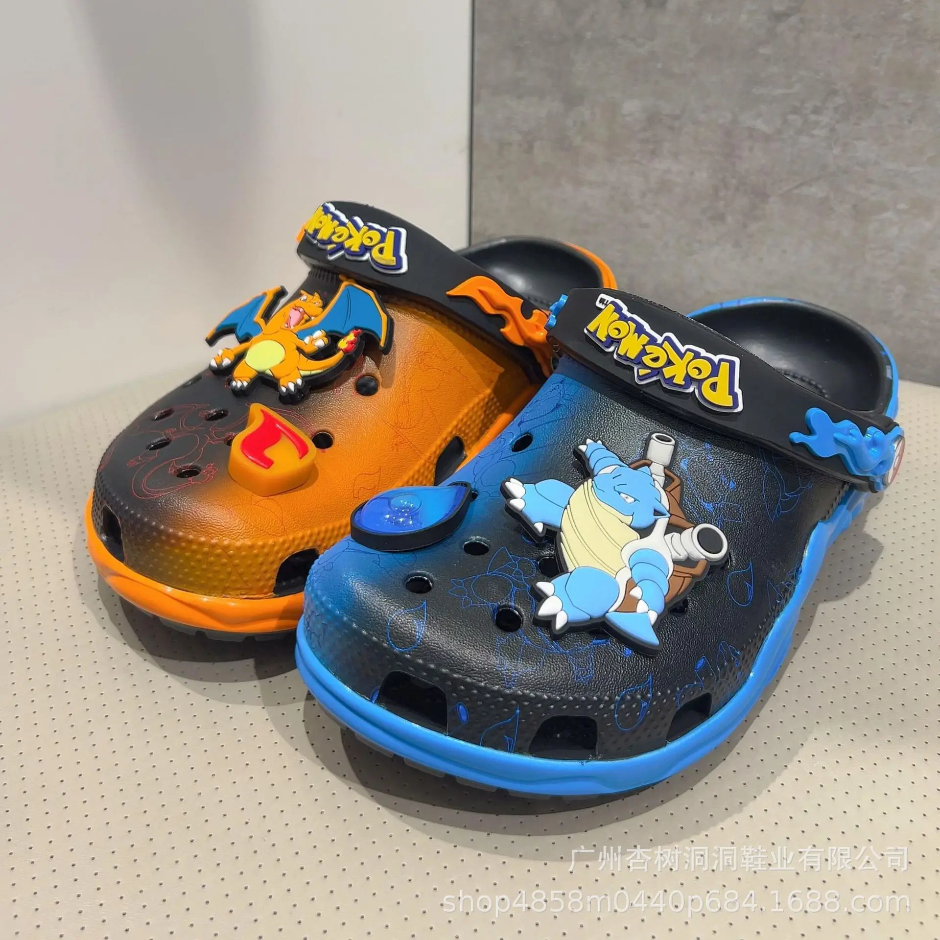 2026年入荷予定-新品-ポケモン-ヒトカゲ-ツートーン-クールスリッパ-可愛いアニメ-ホームビーチシューズ-プール用滑り止めサマースリッパ